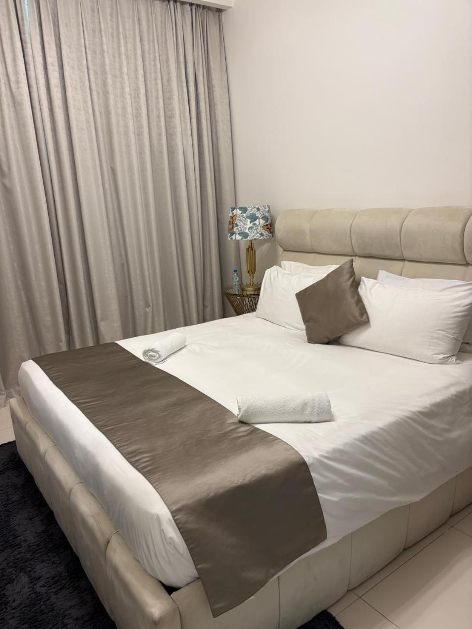 Sunrise Tower2 - Emaar Beachfront Holiday home Dubai